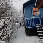 Cozy Little Blue Caravan In Scy Belgique Casa vacanze