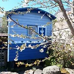 Cozy Little Blue Caravan In Scy Belgique Casa vacanze *