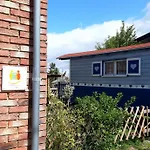 Cozy Little Blue Caravan In Scy Belgique Casa vacanze *