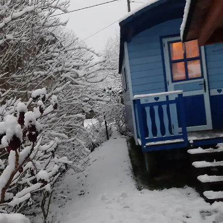Cozy Little Blue Caravan In Scy Belgique بيت للعطل