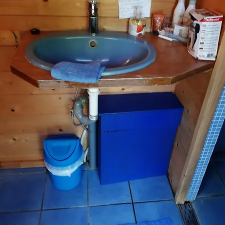 بيت للعطل Cozy Little Blue Caravan In Scy Belgique